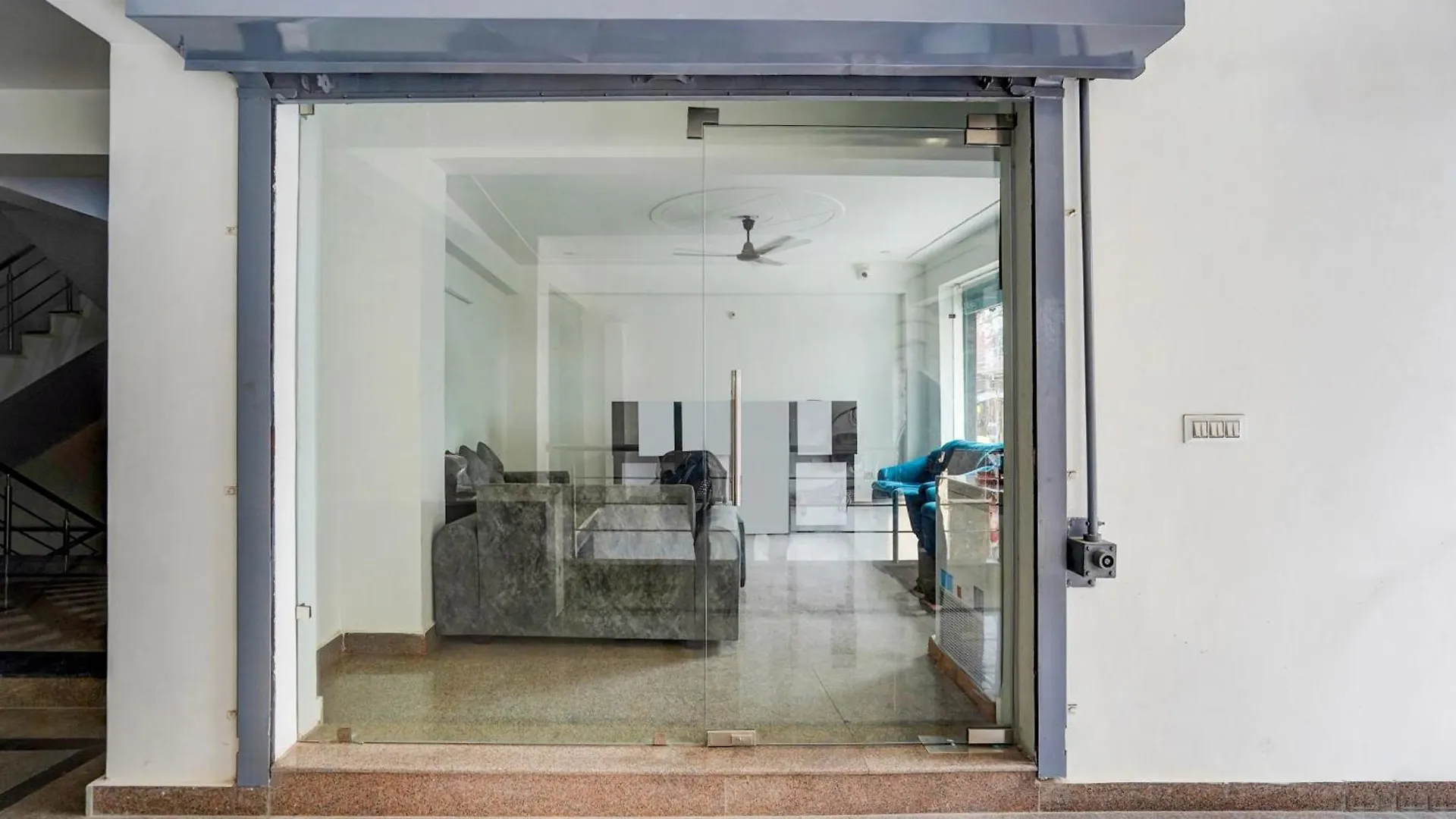 Hotel O Premium Rooms Delhi